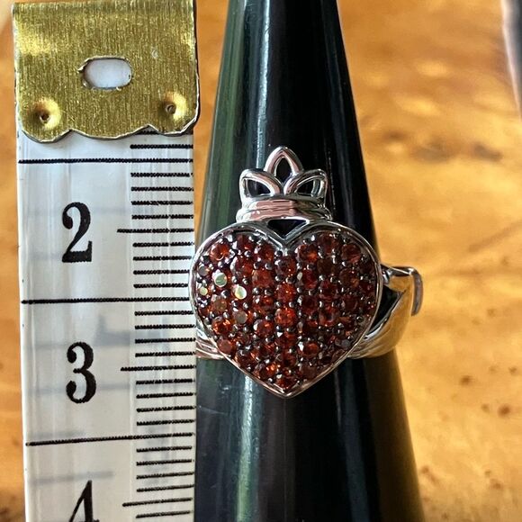 Natural Red Garnet Sterling Silver Claddagh Ring Size 5 - Picture 7 of 9